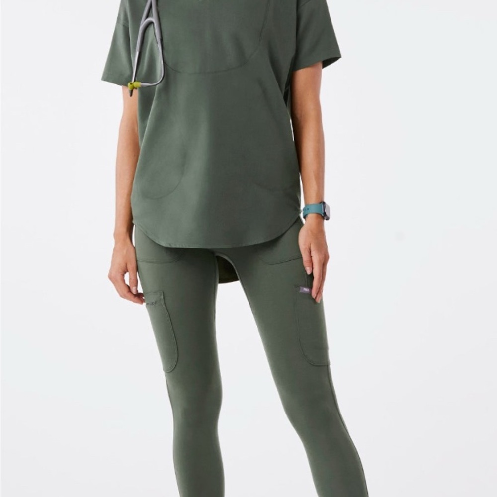 Women’s Figs scrubs